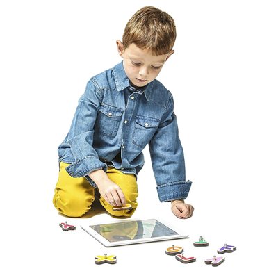 MARBOTIC - Smart letters interactive wooden blocks for tablet